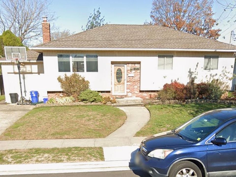 1st image of 374 Vermont Avenue