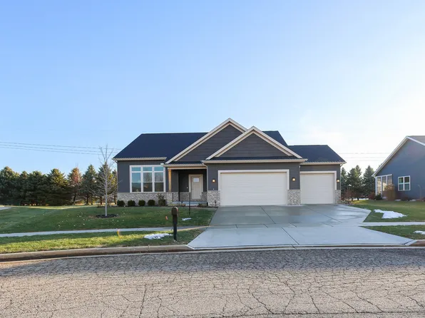 41 Brookstone Cir, Bloomington, IL 61704