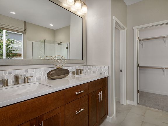 Kiper_Freestone_Res1-Masterbath_4090a