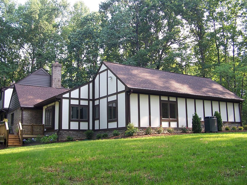 2nd image of 10300 Shawnee Ln