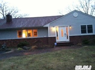 82 Helme Ave, Miller Place, NY 11764