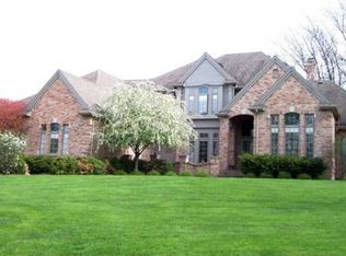 17664 Grandview Dr, Sterling, IL 61081
