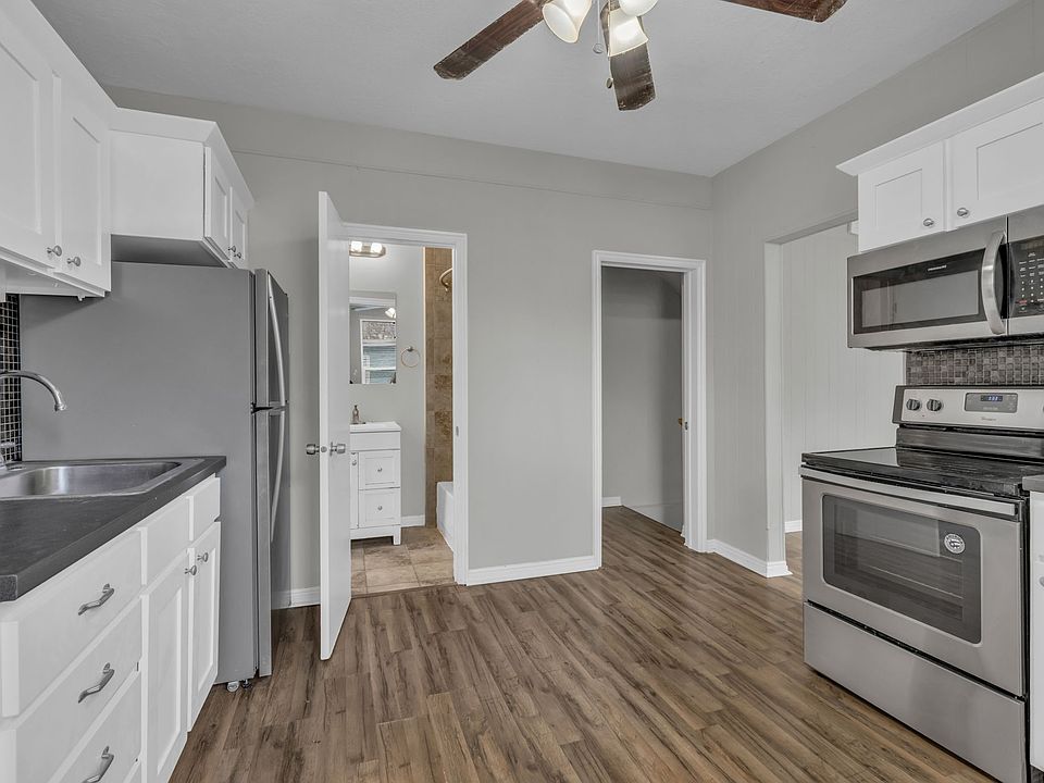 1st image of 414 E Van Ness Pl #414