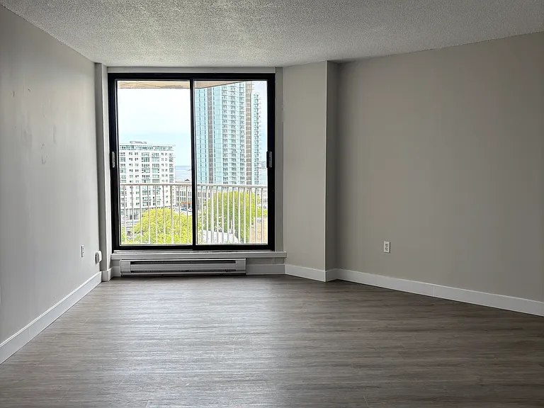 24 Dundas St #701 — Photo 2