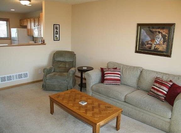 5th image of 4946 Evergreen Drive N