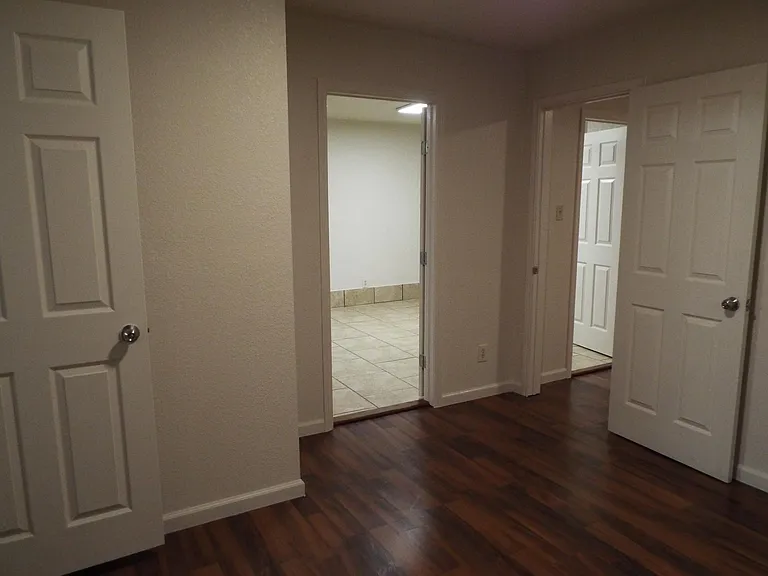 2519 Hicks Ave #2 — Photo 5