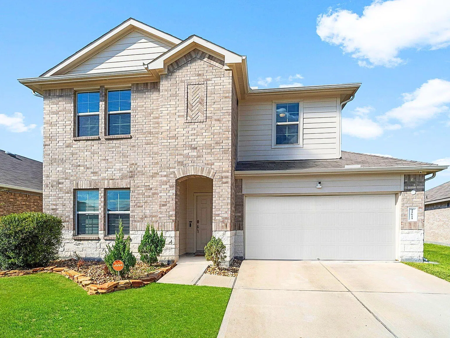 5 bed, 3.0 bath, 2775 sqft, $2,800 — Photo 3