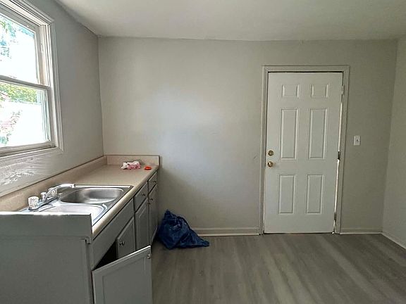 4th image of 285 Moughon St