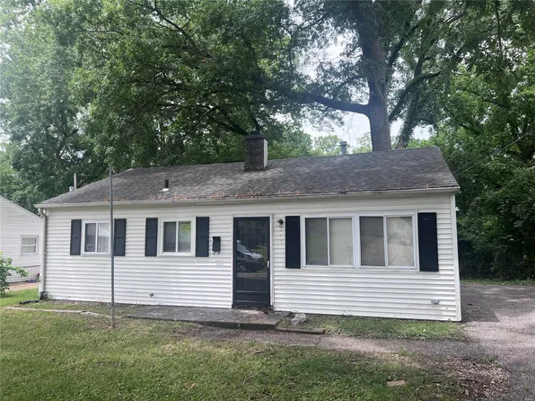 8301 Edna Ave, Saint Louis, MO 63135