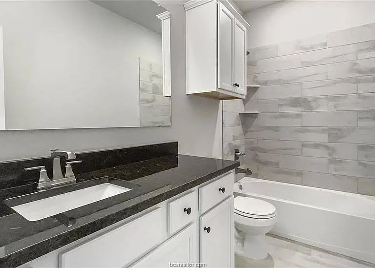 3920 Yukon Ln — Photo 9