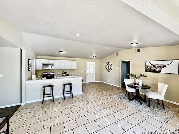 3rd image of 5115 Saint Nicholas St
