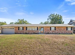 1050 Grandview Rd, Bartlesville, OK 74006