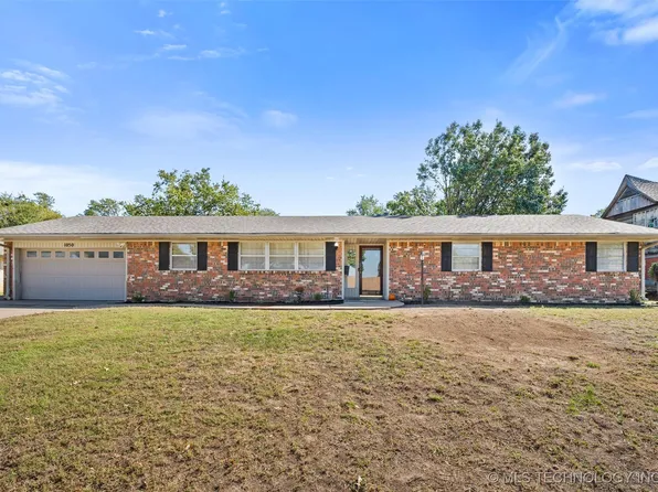 1050 Grandview Rd, Bartlesville, OK 74006