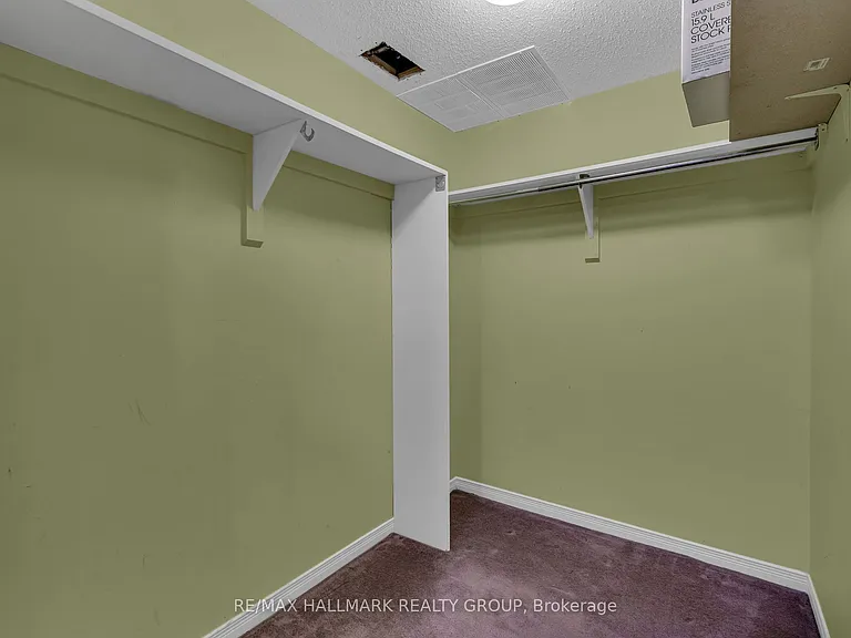146 College Cir — Photo 35