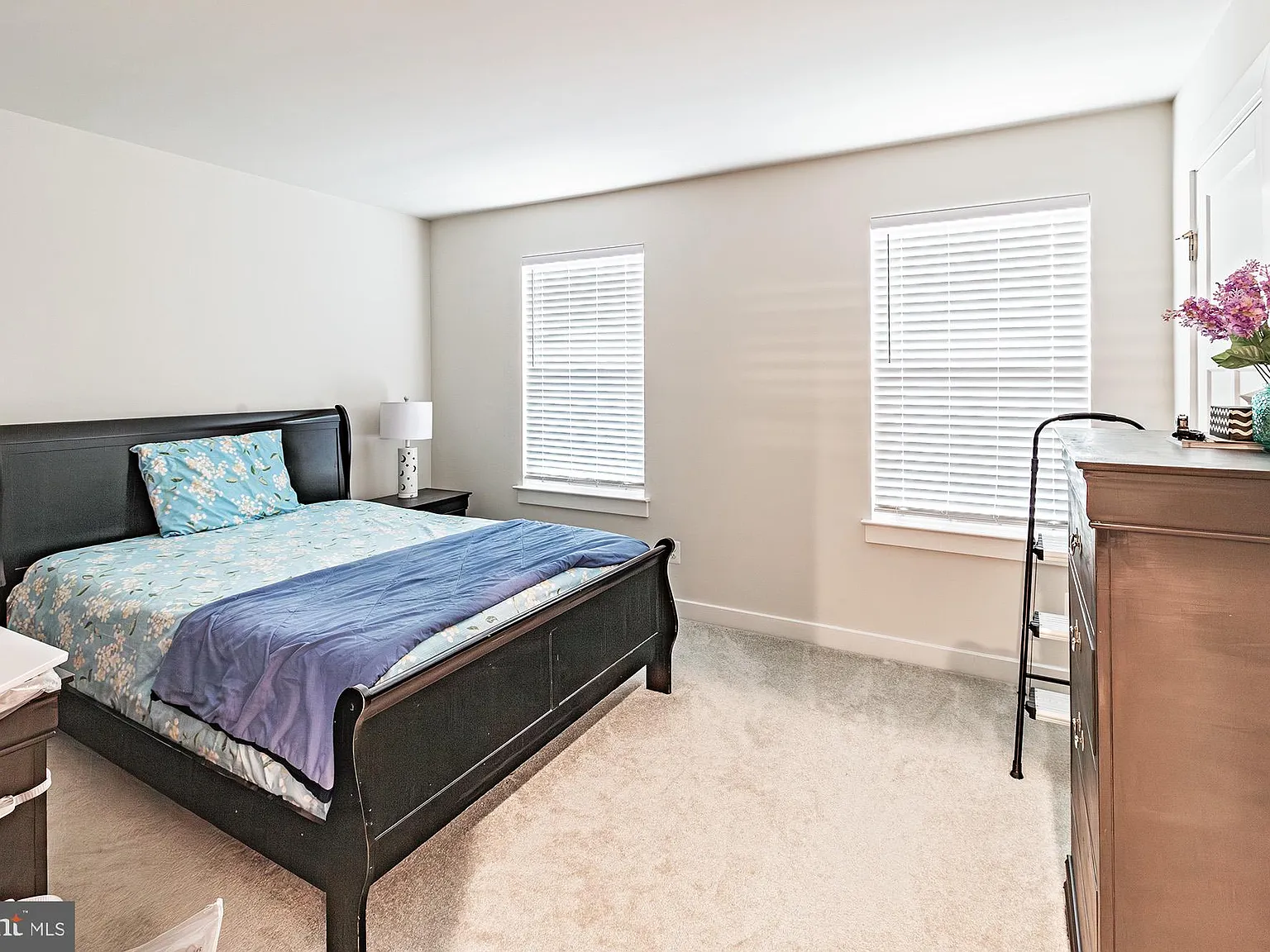 4 bed, 2.5 bath, 3250 sqft, $3,100 — Photo 3