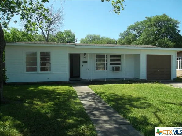 909 E Polk Ave, Victoria, TX 77901