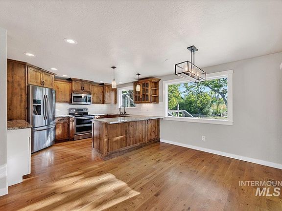 5th image of 2879 S Chieftain Way