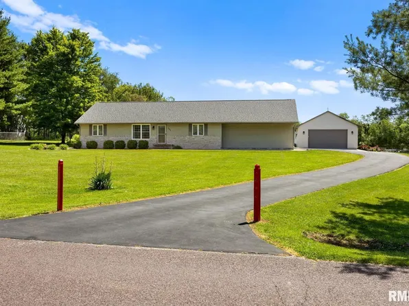 111 Ernest St, Washington, IL 61571