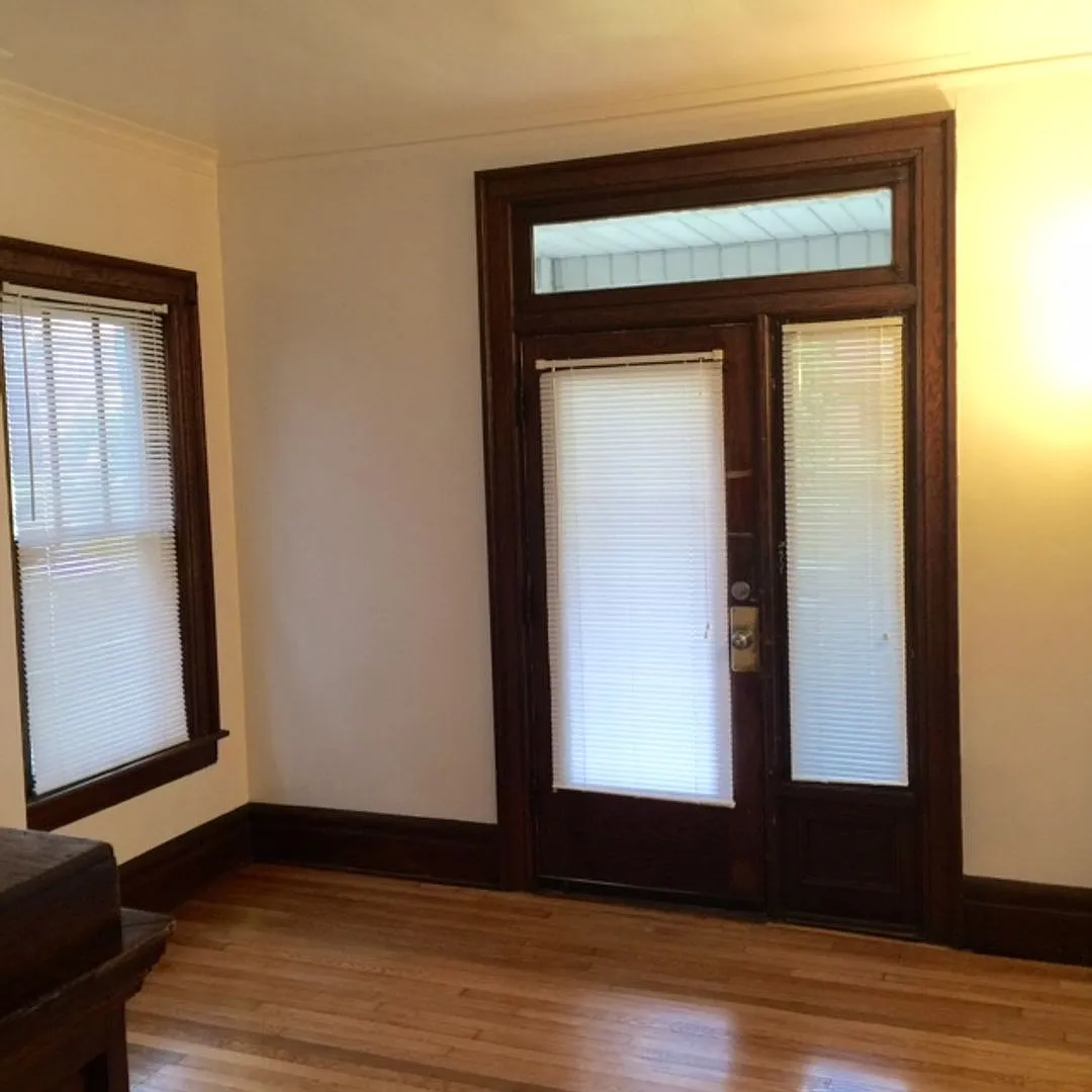 156 E Lane Ave — Photo 2