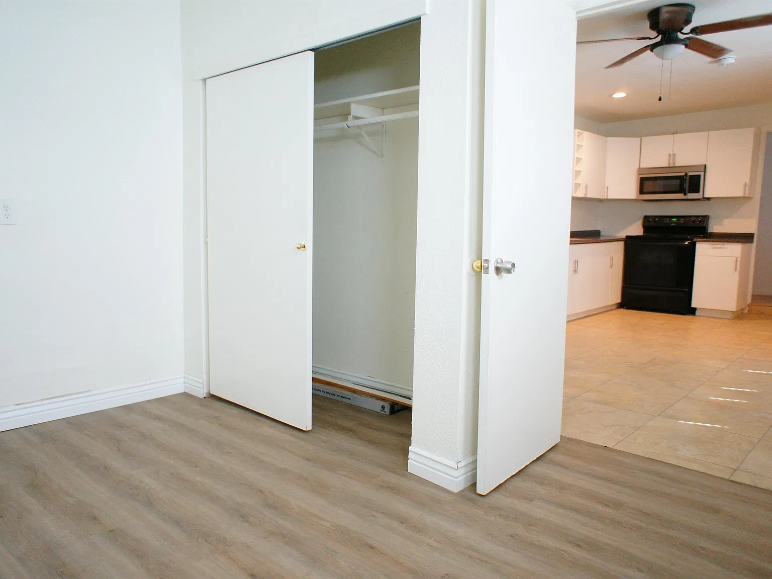 1050 E Fairmount Ave — Photo 3