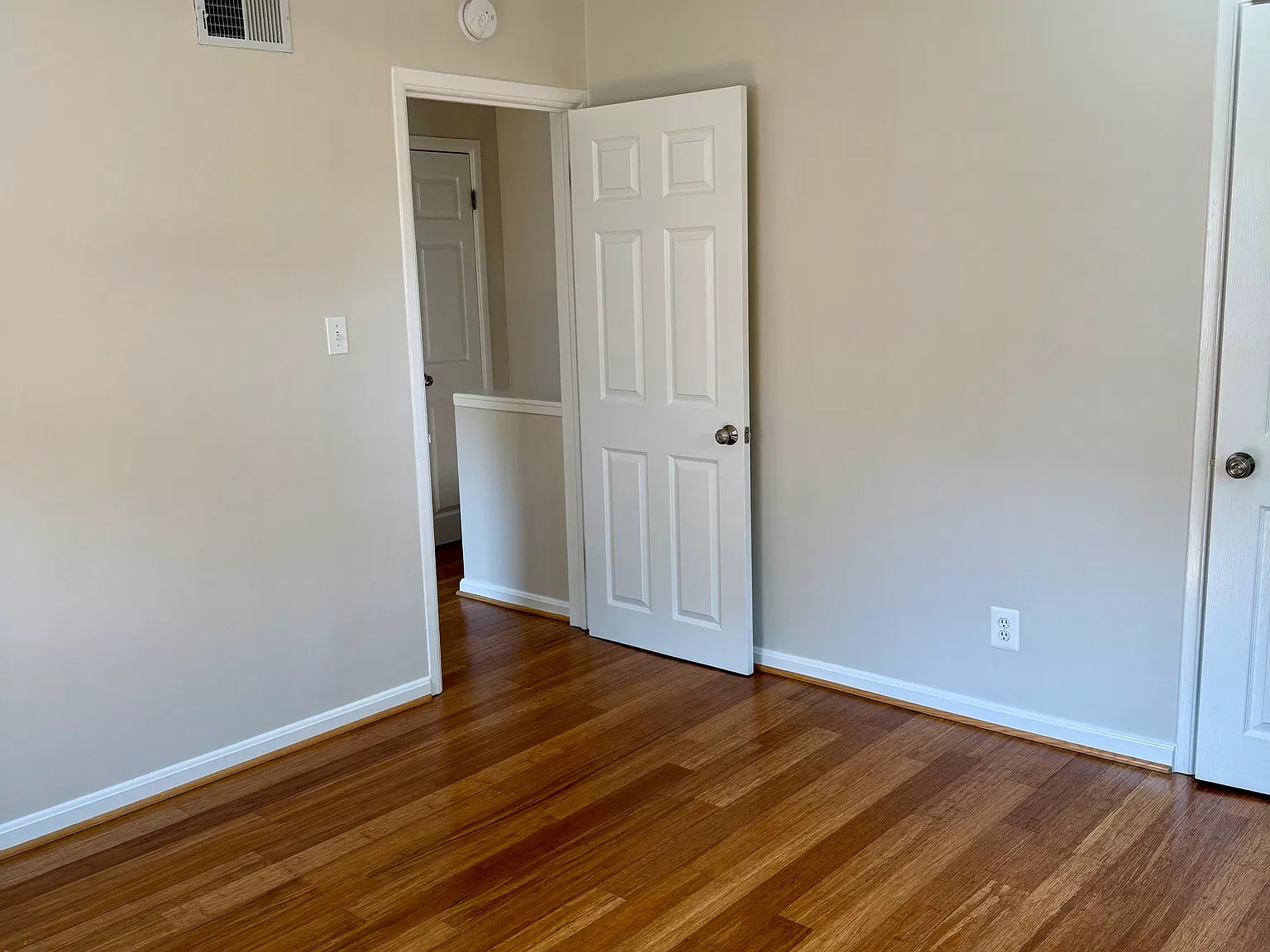 3 bed, 2.5 bath, 1200 sqft, $3,350 — Photo 4