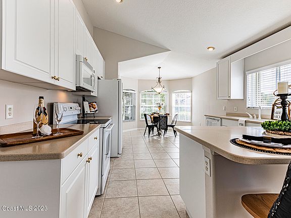 5th image of 3102 Galindo Cir