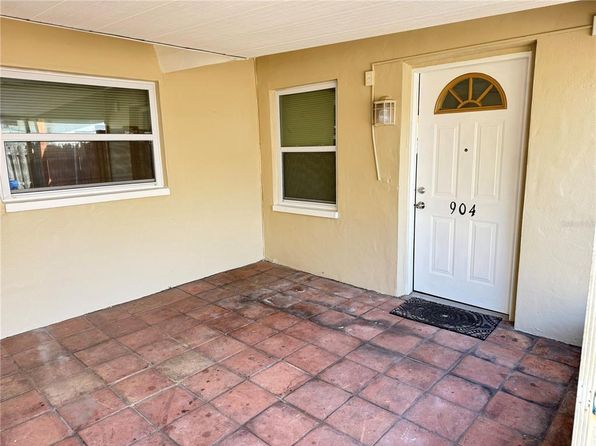 904 Lake Palms Dr