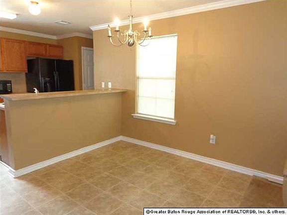 3rd image of 23607 Wellington Ave