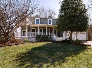 6 Amersham Ct, Sterling, VA 20165