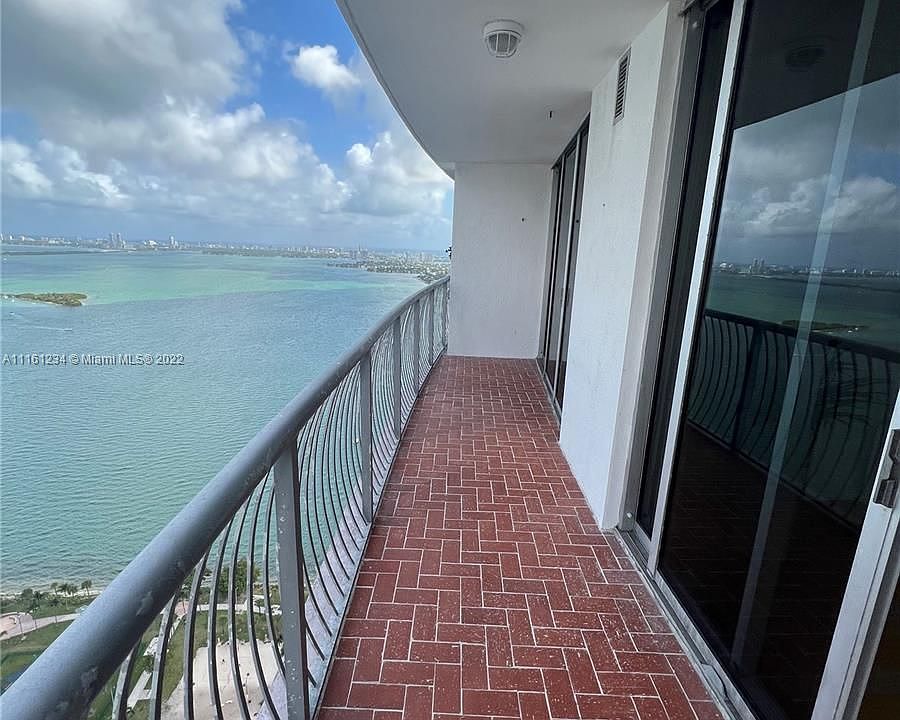 1st image of 1750 N Bayshore Dr APT 4605