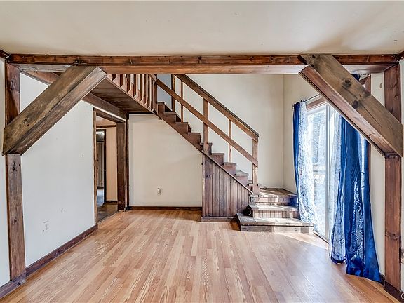 5th image of 25110 Pine Dr