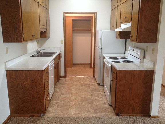 2nd image of 517 32nd Ave S APT 13