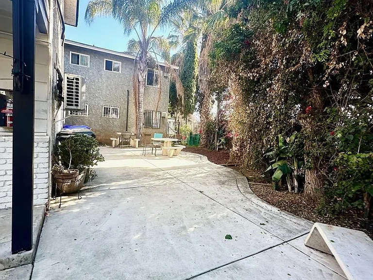 2505 Jefferson St — Photo 4