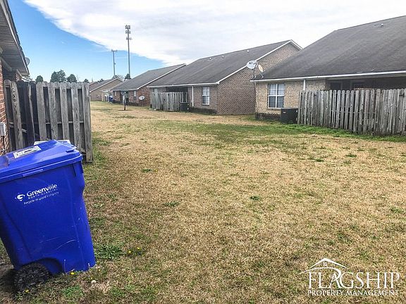 3rd image of 3211 Moseley Dr #B