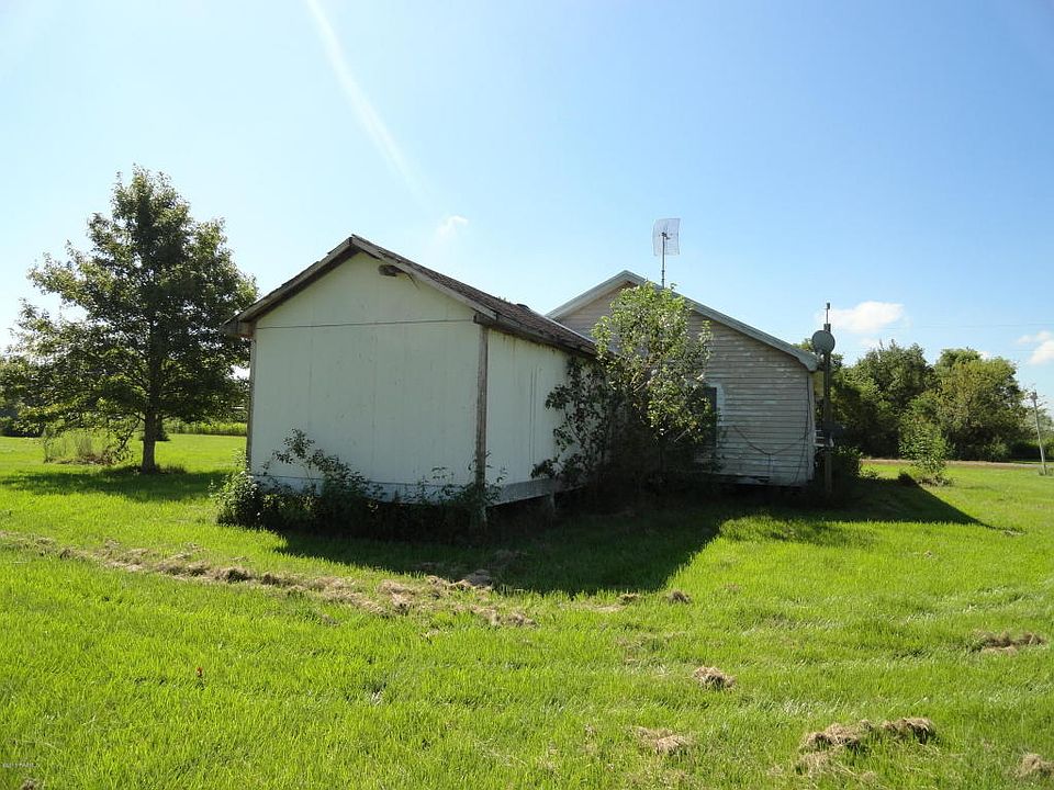 2nd image of 15924 Yam Rd