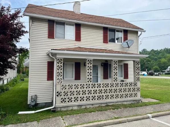 136 1st St, Smithton, PA 15479