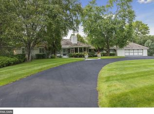 9 E Pleasant Lake Rd, North Oaks, MN 55127