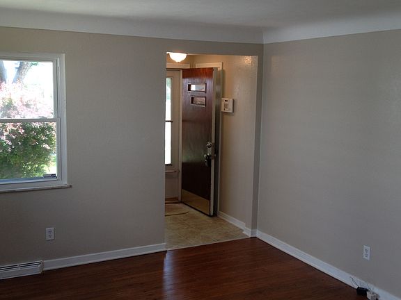 2nd image of 3321 Algonquin Pkwy
