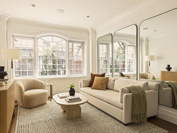 236 W 24th St Unit Garden, New York, NY 10011