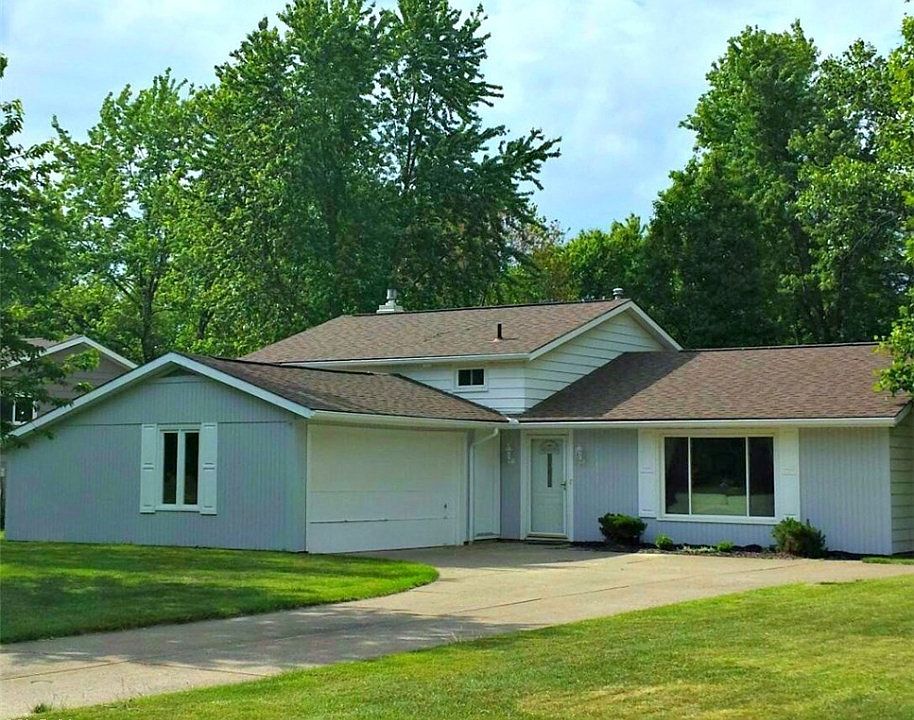 1st image of 20732 Pineview Cir