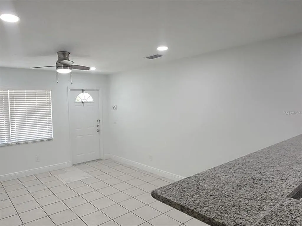 3 bed, 2.0 bath, 1366 sqft, $2,850 — Photo 3