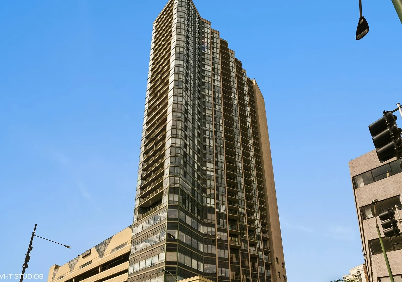 1 bed, 650 sqft, $2,400 — Photo 2