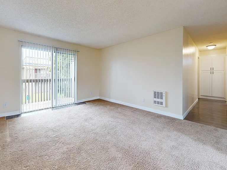 Pointe at Northridge — Photo 28