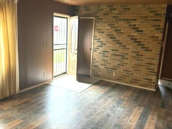 5th image of 3856 Catalina Ct