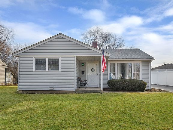 2nd image of 2302 Flicker Ln