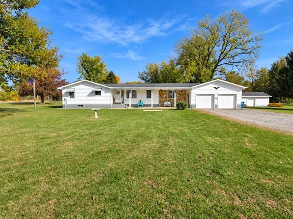 1006 W County Line Rd, Walkerton, IN 46574