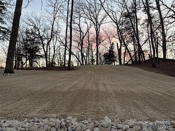 4th image of 343 Lake Shore Dr