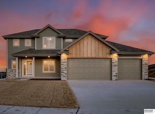 6411 S 207th Ave, Circle Omaha, NE 68022