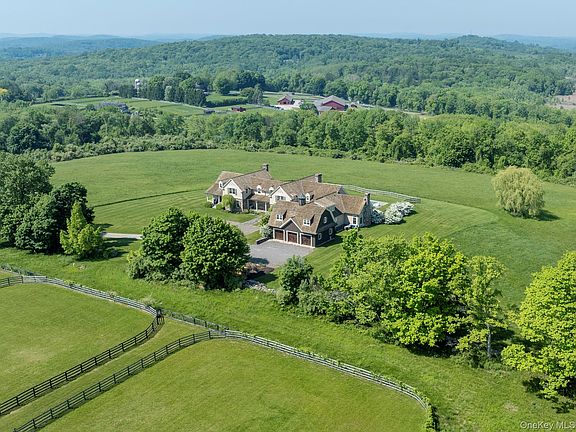 4th image of 364 Hardscrabble Road