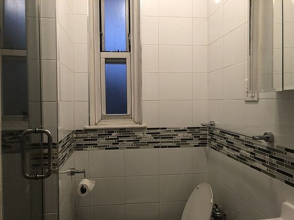 4th image of 585 E 16th St APT 1C